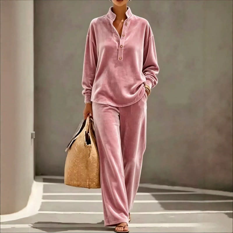 Ida Velour Lounge Set with Wide Leg Pants_4