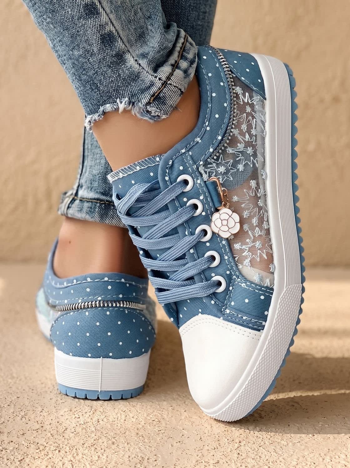 Layla Wide Toe Box Lace Orthopedic Sneakers_3