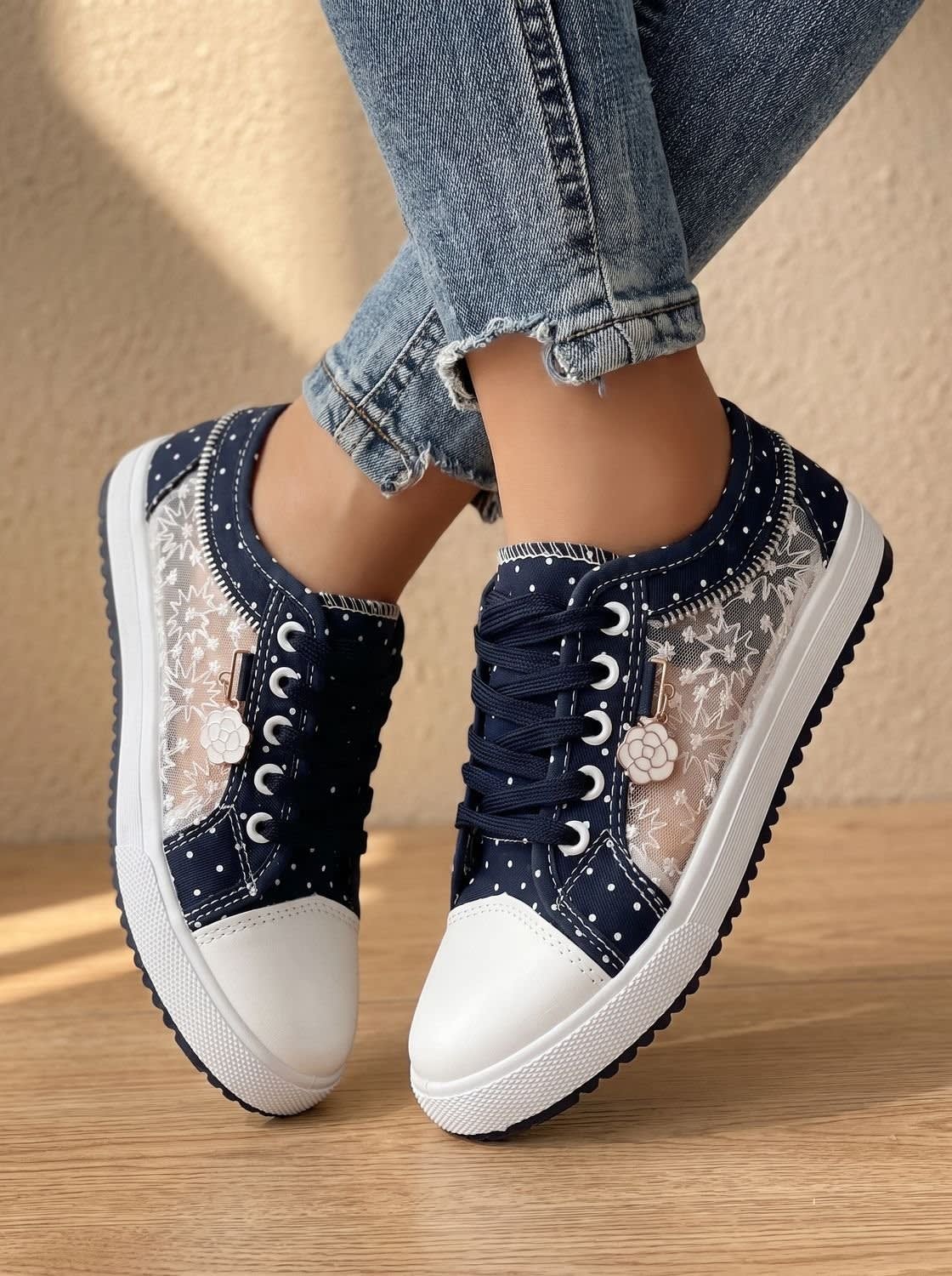 Layla Wide Toe Box Lace Orthopedic Sneakers_8
