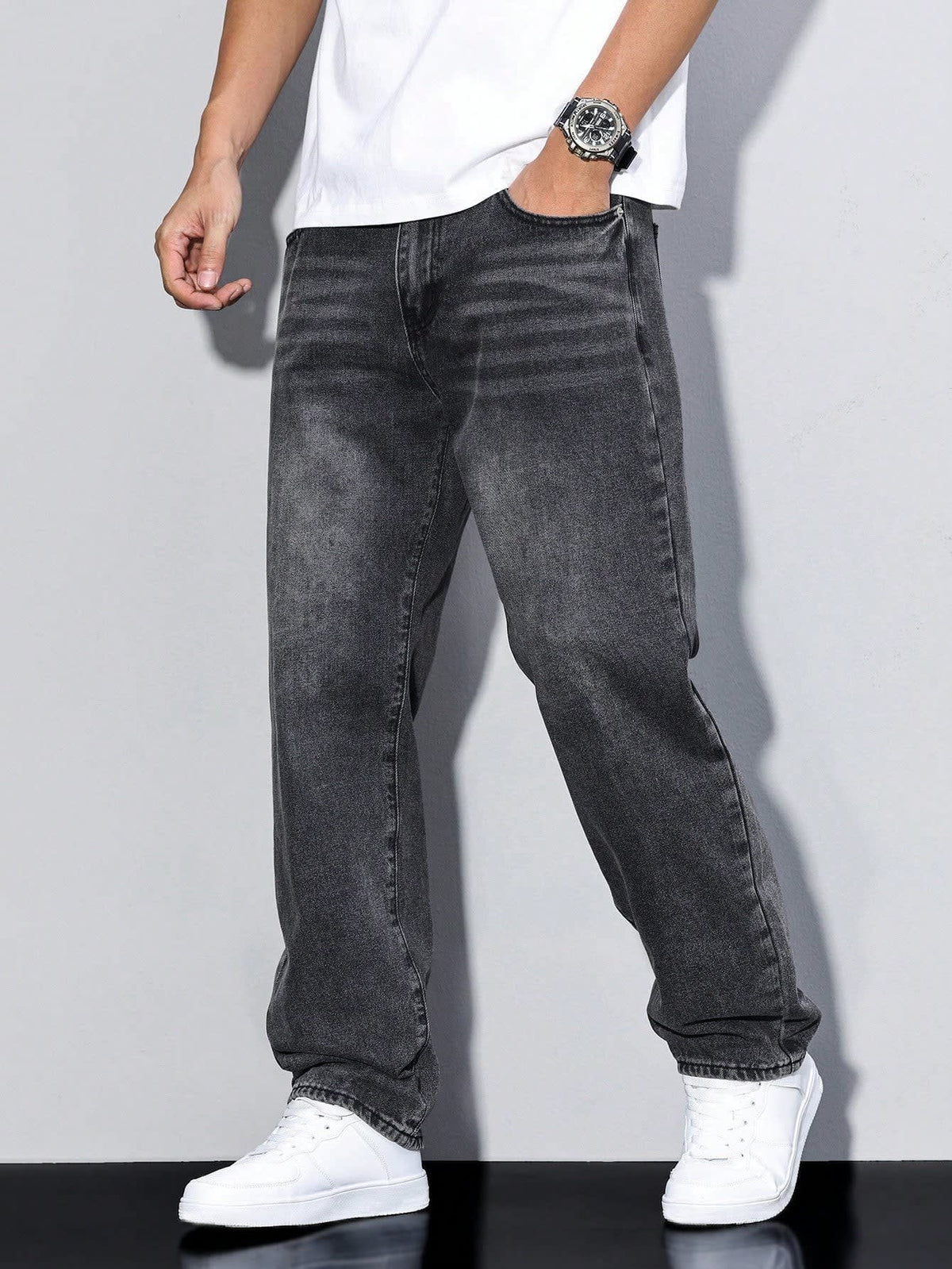 Russell Relaxed Straight Leg Jeans_6