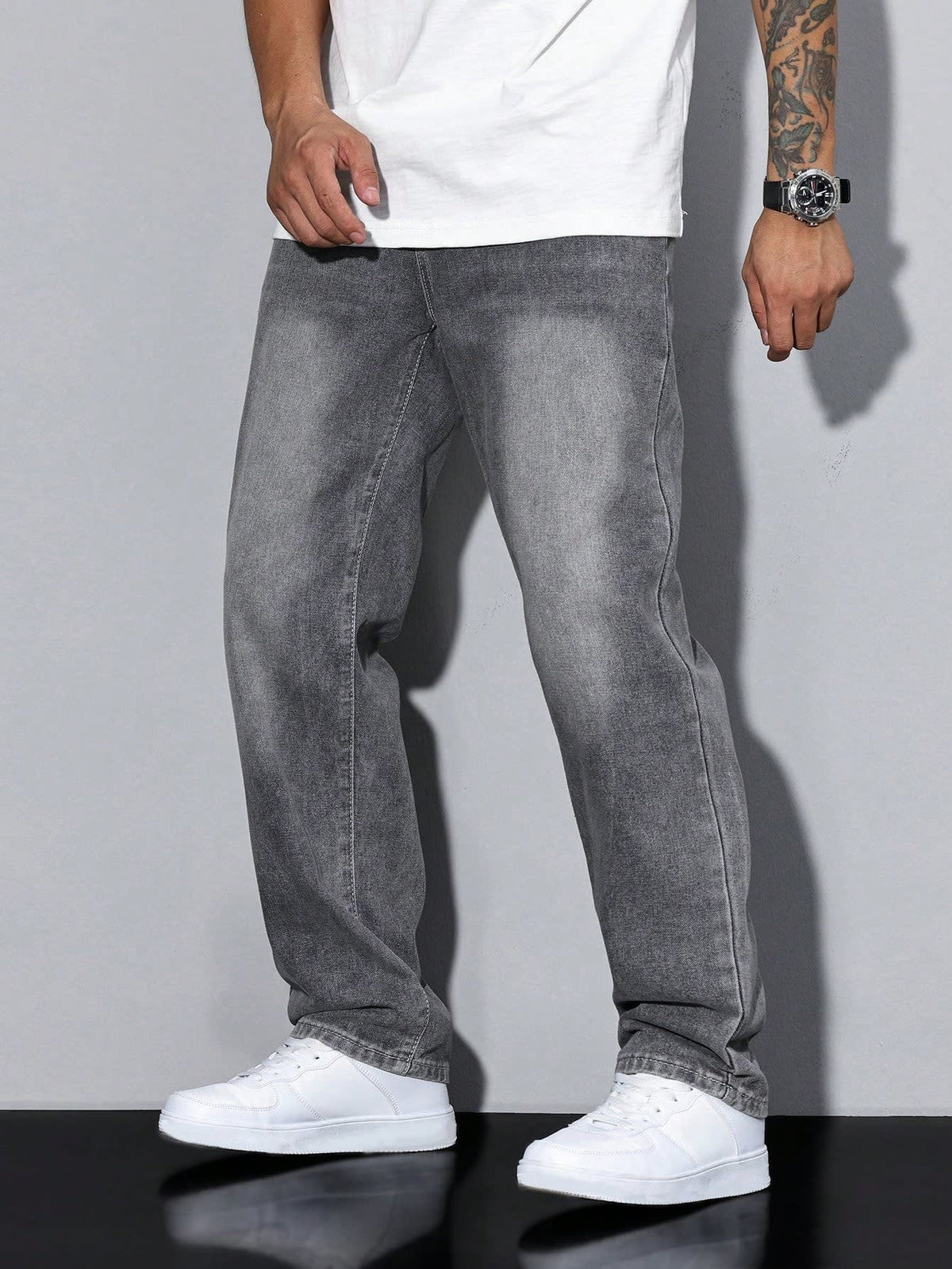 Russell Relaxed Straight Leg Jeans_8