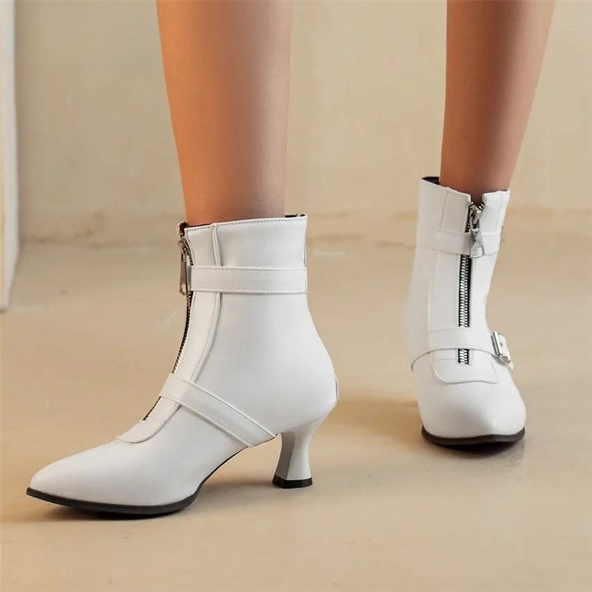 Isolina Buckle Pointed Toe Ankle Boots_5
