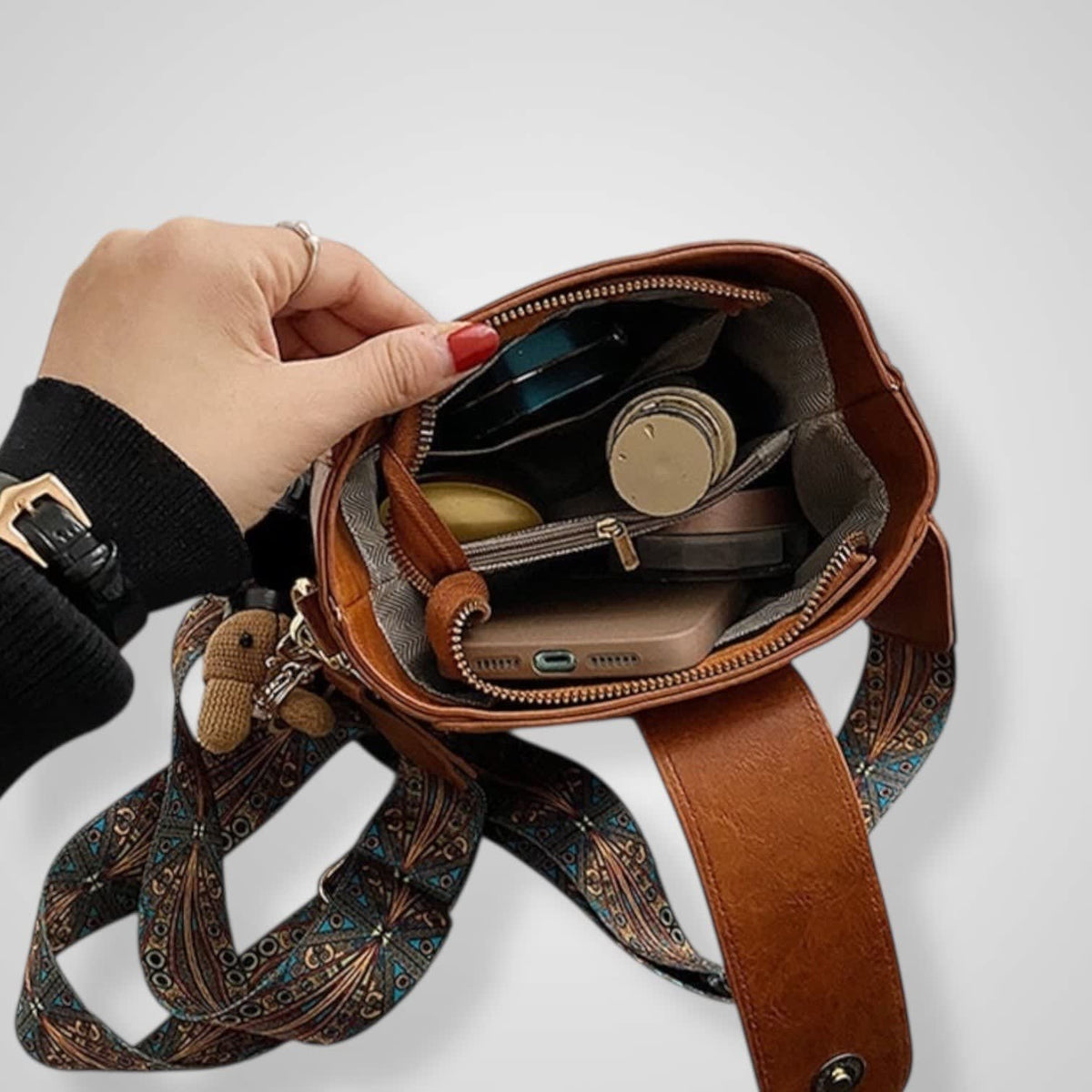Gigi Retro Wide Strap Shoulder Bag_8