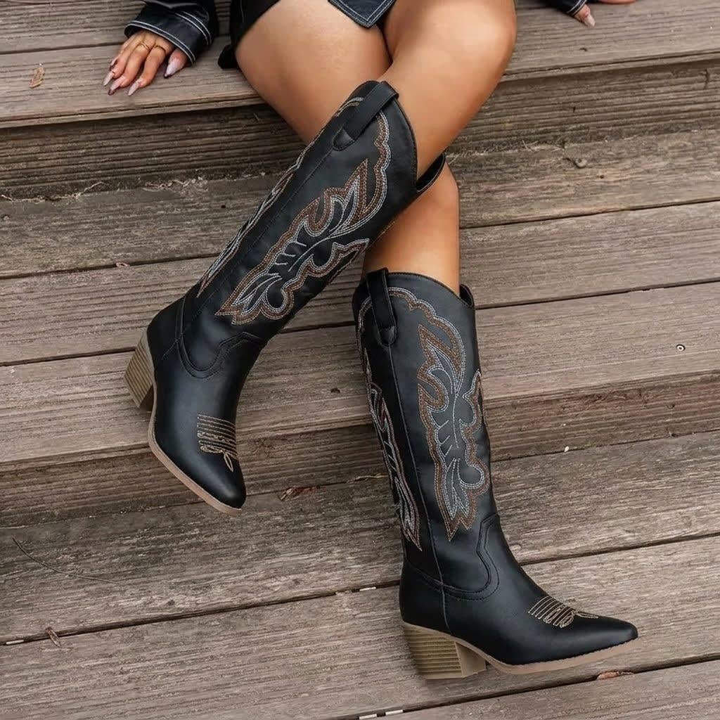 Vibia Embroidered Western Boots_14