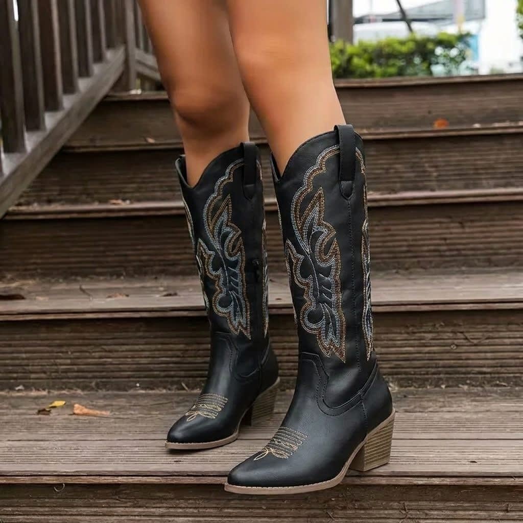Vibia Embroidered Western Boots_15