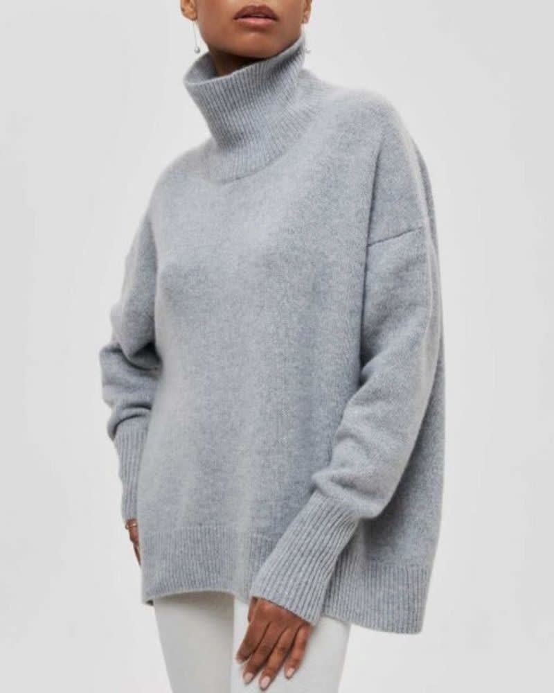 Elizabeth Oversized Turtleneck Sweater_7