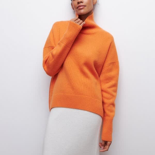 Sloane Short Sleeve Turtleneck Sweater_2