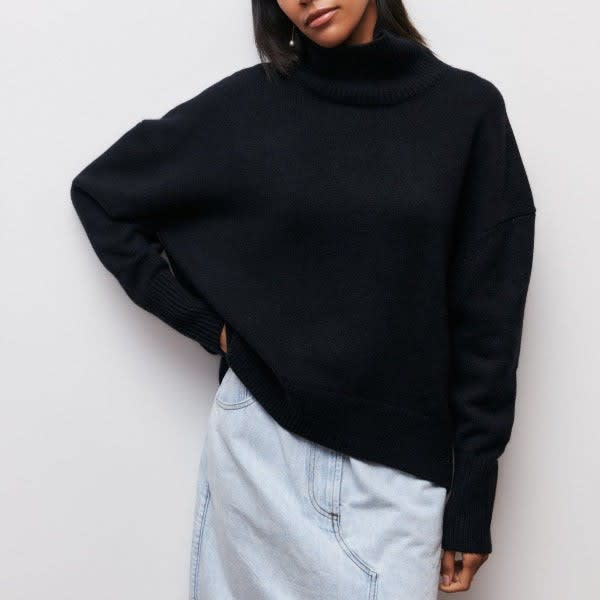 Sloane Short Sleeve Turtleneck Sweater_7