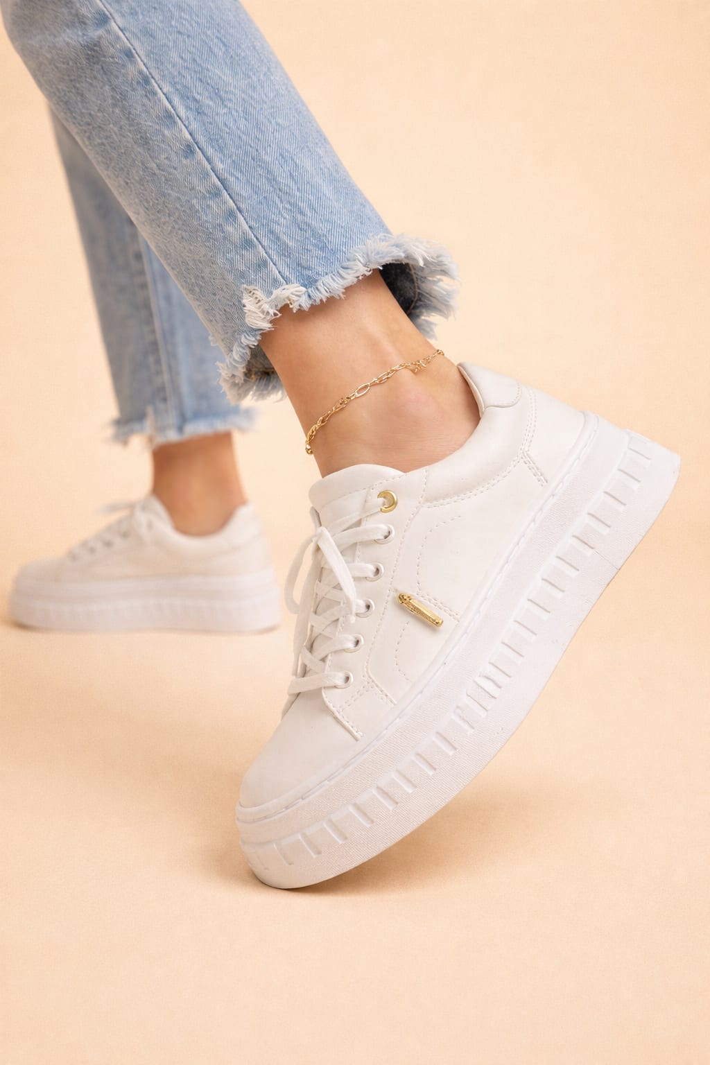 Esmeralda Platform Lace Up Sneakers_4