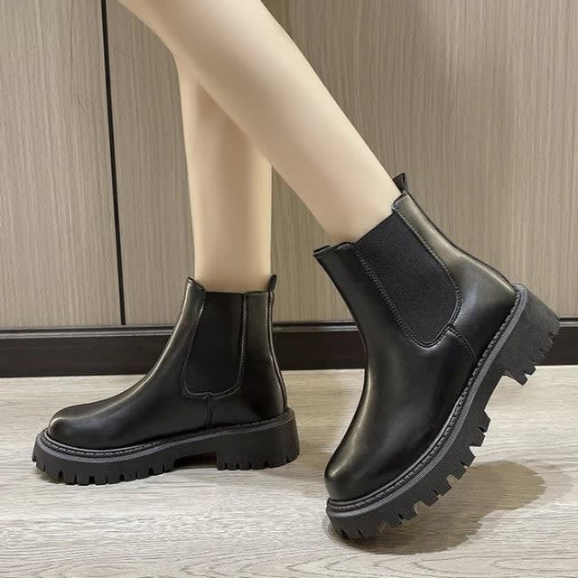 Juliet Platform Chelsea Boots_2