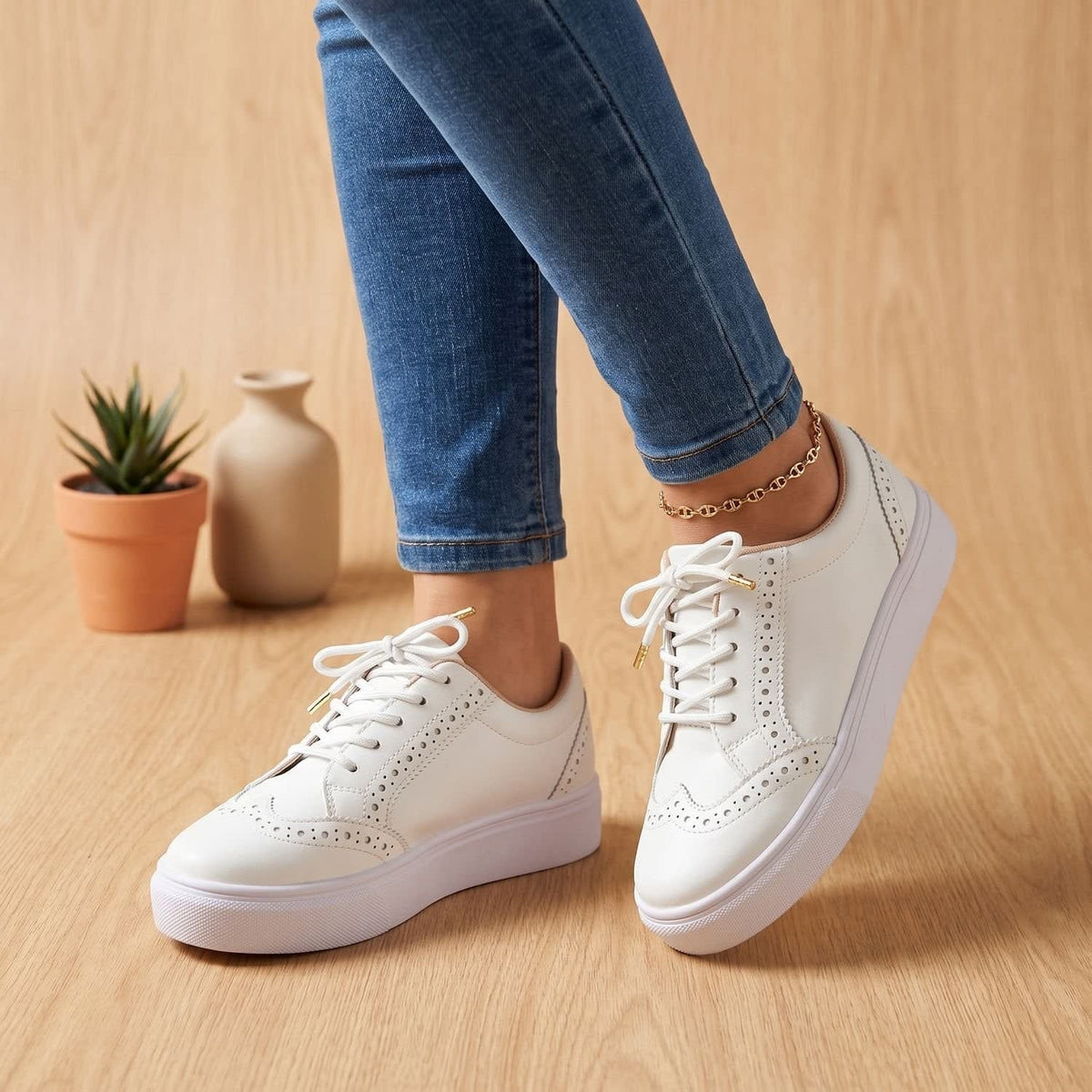 Catherine Cushioned Brogue Orthopedic Sneakers_4
