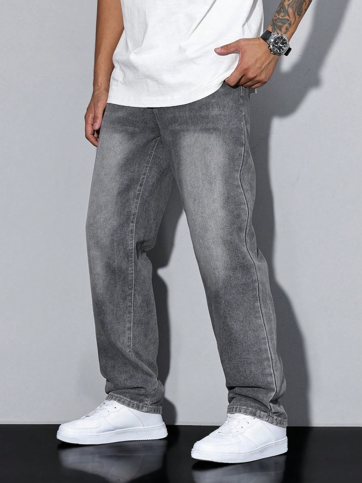 Russell Relaxed Straight Leg Jeans_10