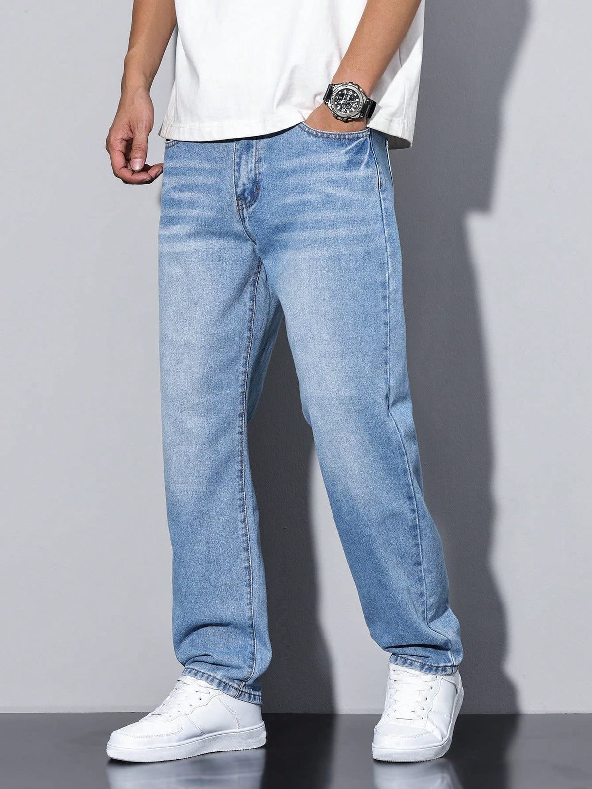 Russell Relaxed Straight Leg Jeans_13