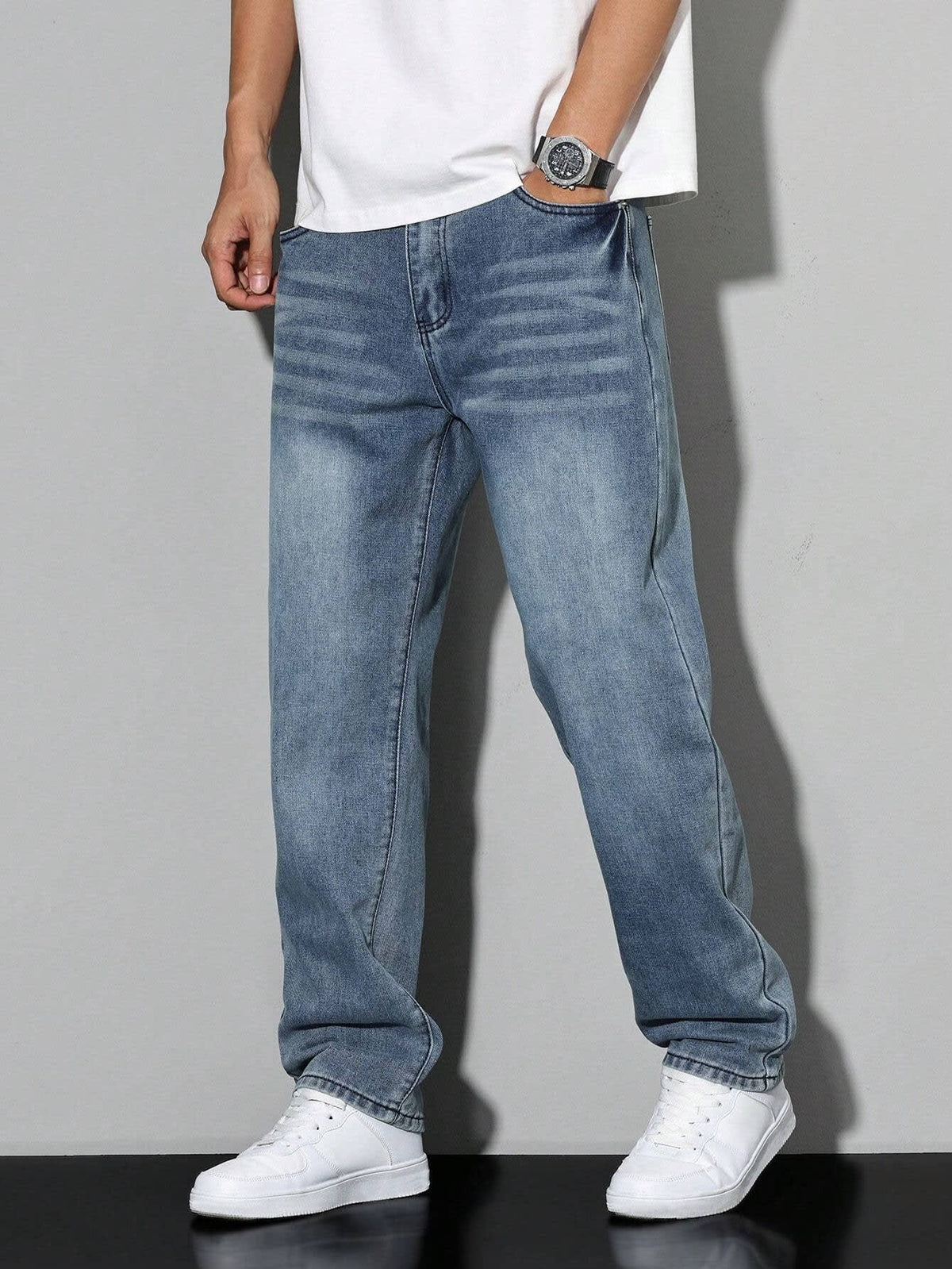 Russell Relaxed Straight Leg Jeans_14