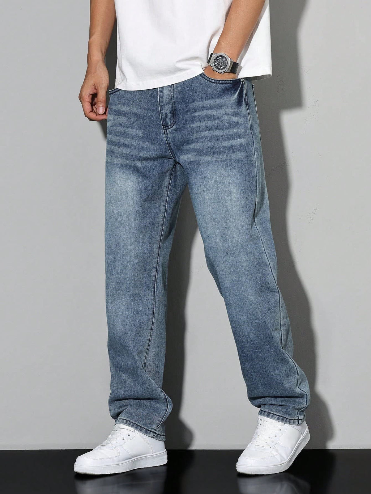 Russell Relaxed Straight Leg Jeans_3