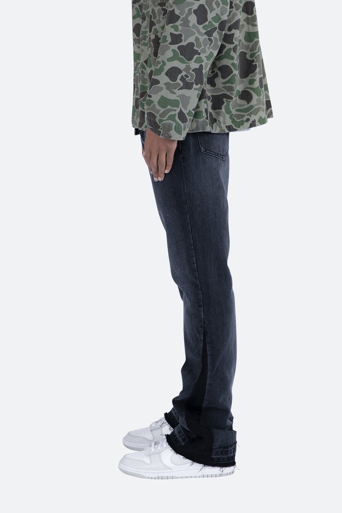 Xavier Slim Fit Washed Black Flared Jeans_4