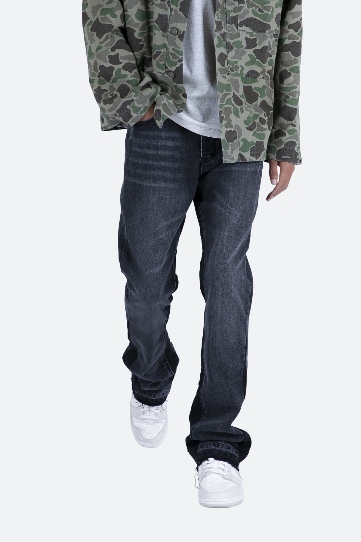 Xavier Slim Fit Washed Black Flared Jeans_5