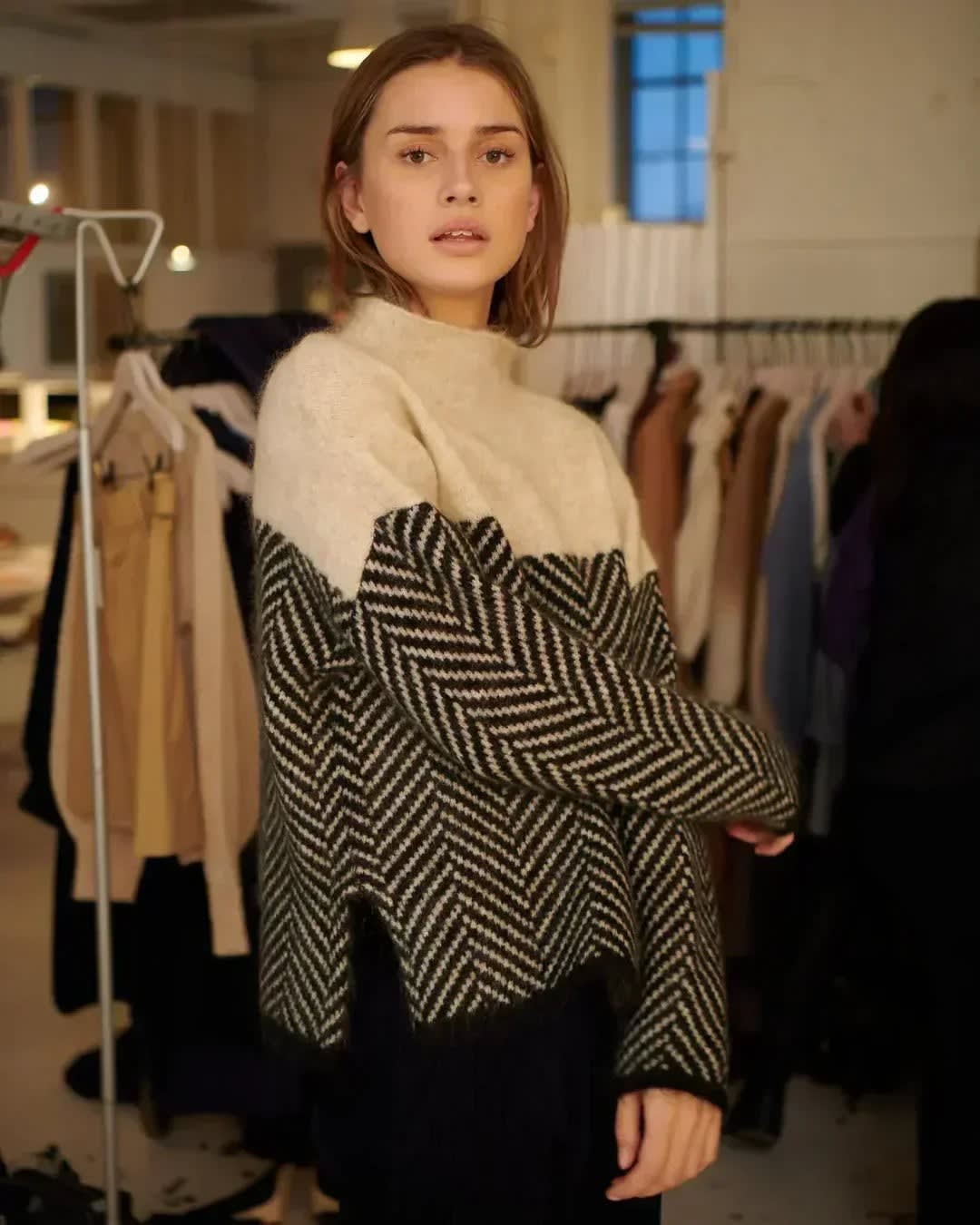 Calista Oversized Herringbone Turtleneck Sweater_2