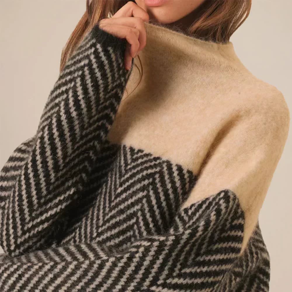 Calista Oversized Herringbone Turtleneck Sweater_3