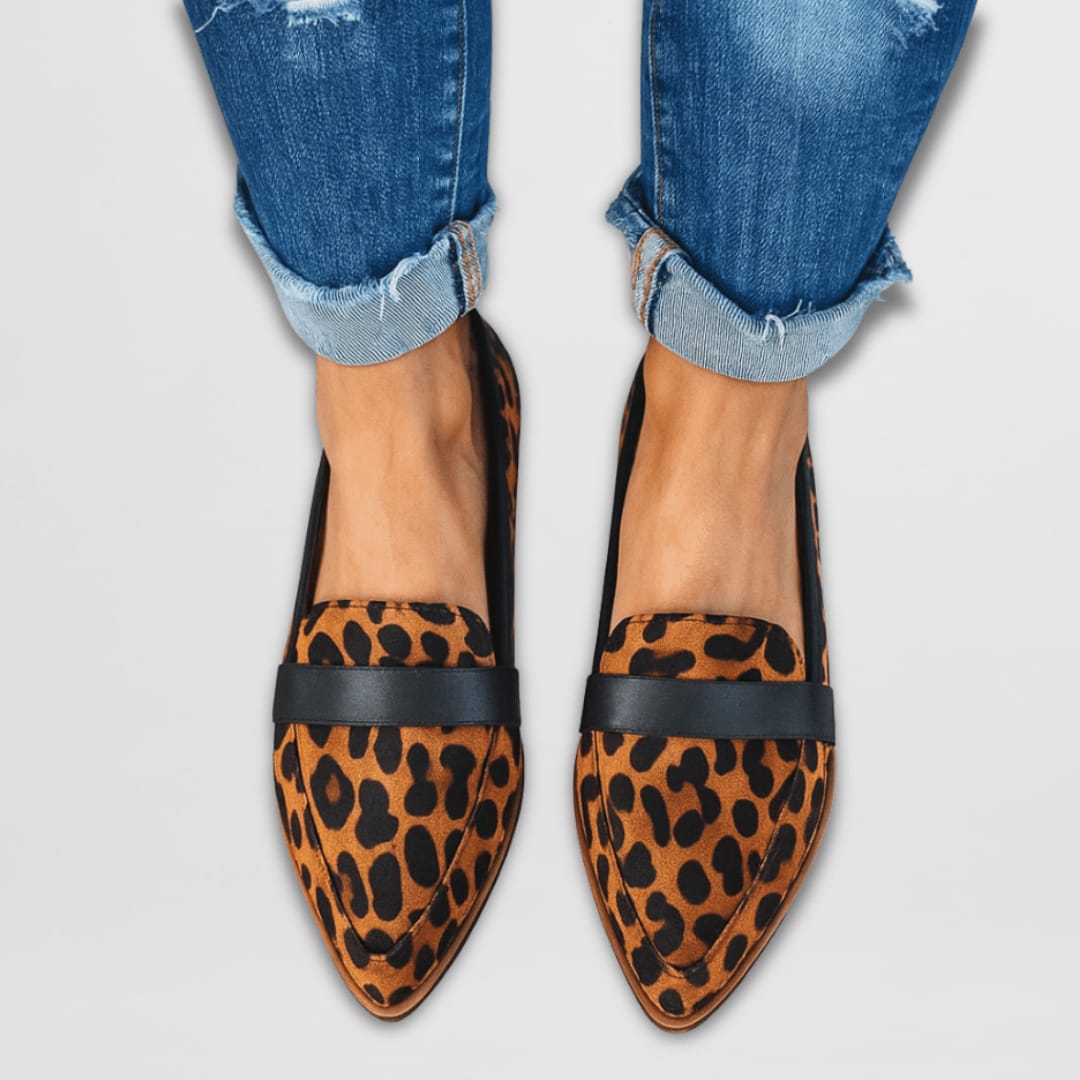 Giacinta Pointed Toe Suede Loafers_4