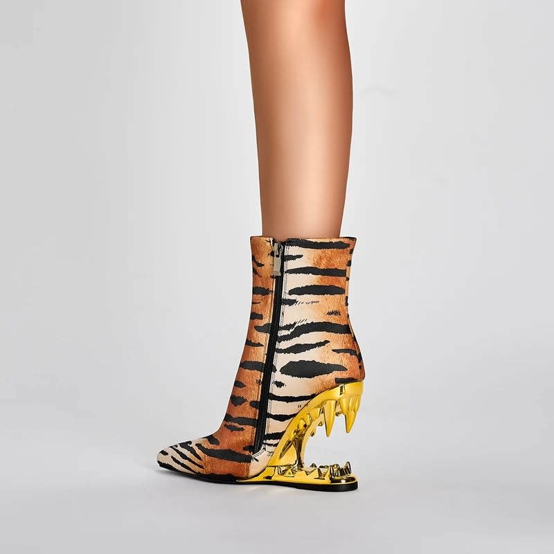 Jolanda Sculpted Heel Pointed Toe Ankle Boots_3