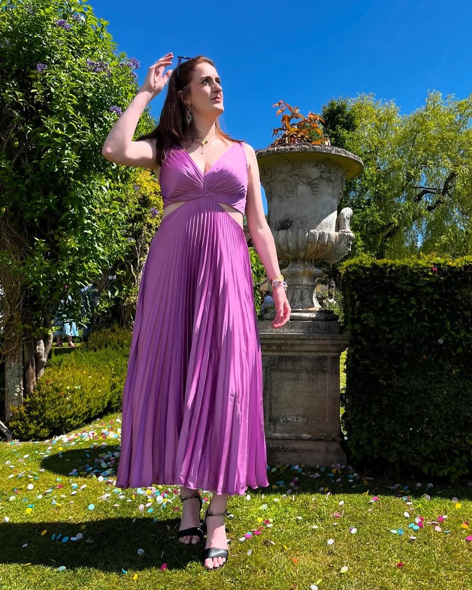 Gilda Flowy V-Neck Cutout Wedding Guest Midi Dress_7