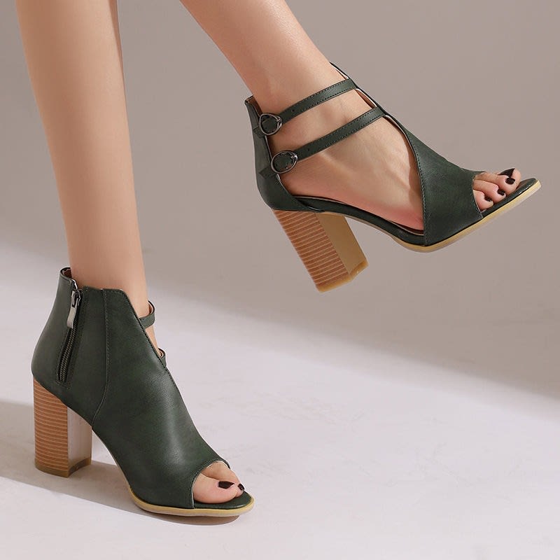 Iliana Double Buckle Block Heel Sandals_8