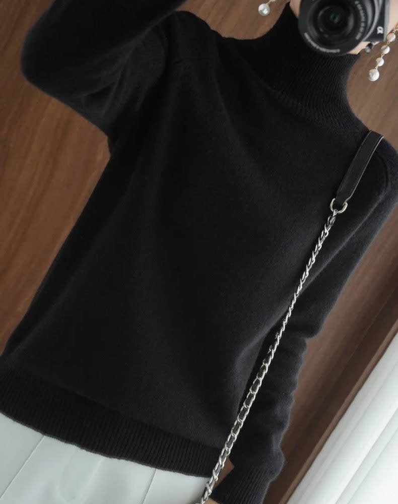 Nephele Ribbed Knit Turtleneck Sweater_14