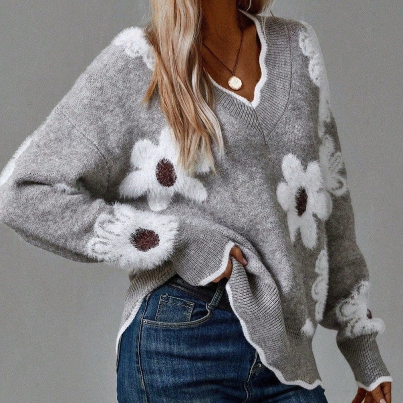 Oriane Floral V-Neck Sweater_1