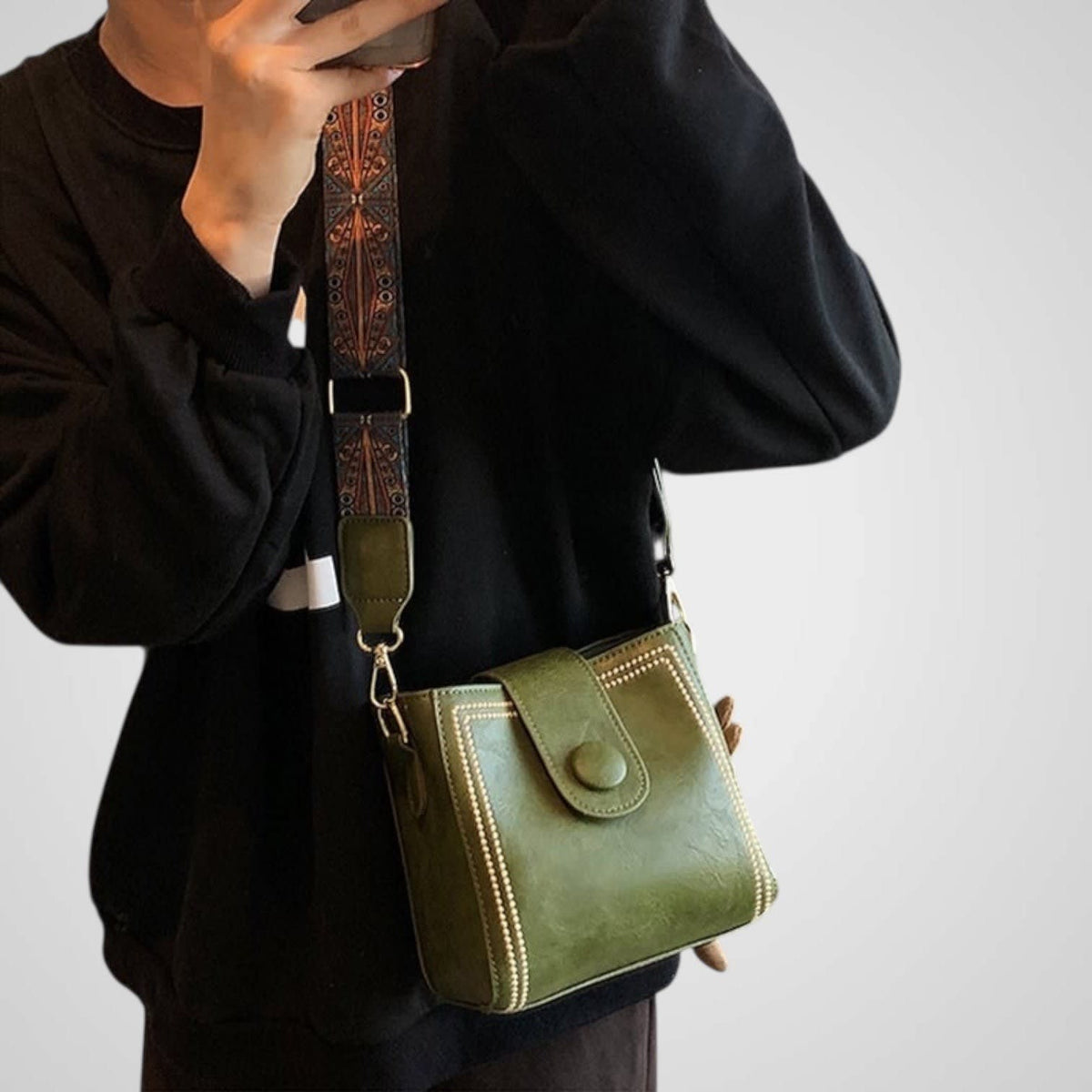 Gigi Retro Wide Strap Shoulder Bag_6